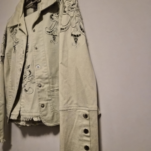 Embroidered Cream Pantsuit - Picture 7 of 10